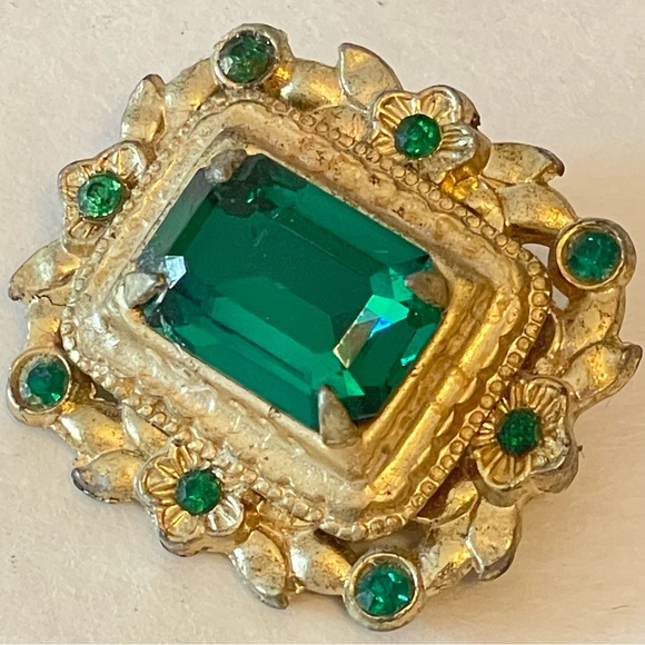 Vintage 1950s Coro Green Rhinestone Brooch Gold Tone Statement Victorian Style - Picture 10 of 11